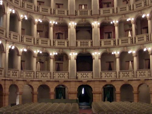 Il Teatro Fraschini di Pavia